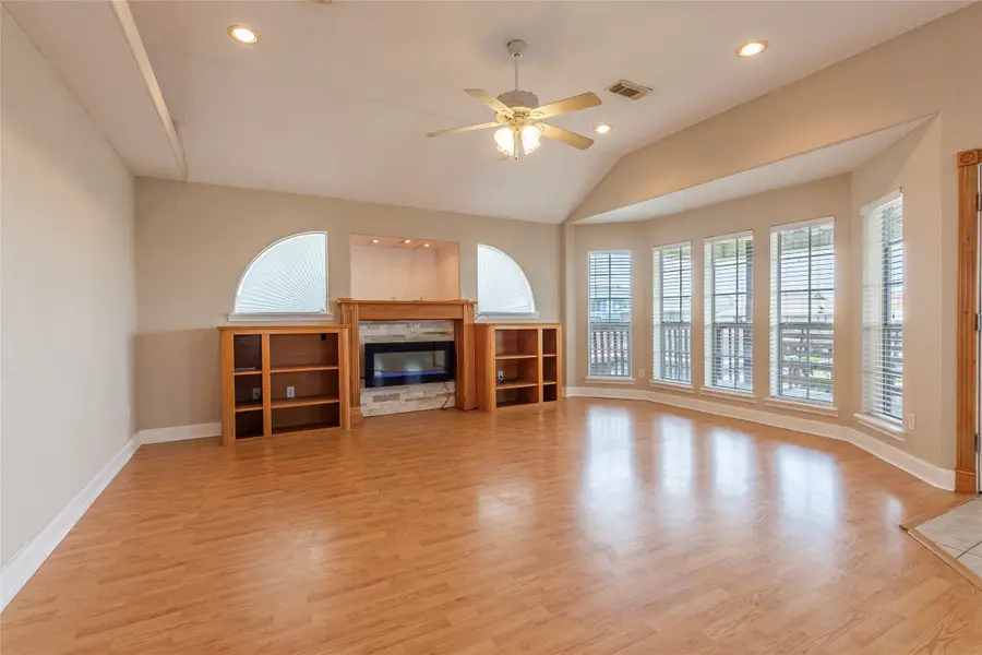 514 Pompano Street, Bayou Vista, TX 77563 - Image #2