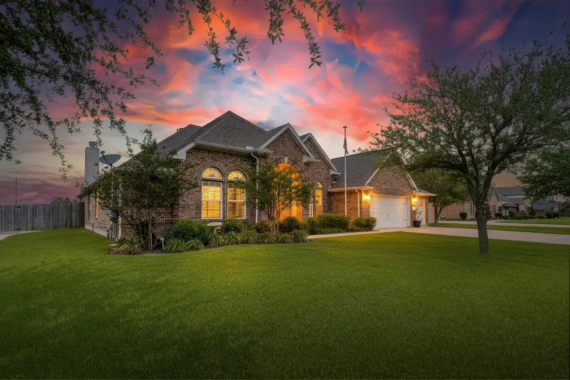 11219 Kings Point Boulevard Boulevard, Monterey Belvieu, TX 77535 - #1