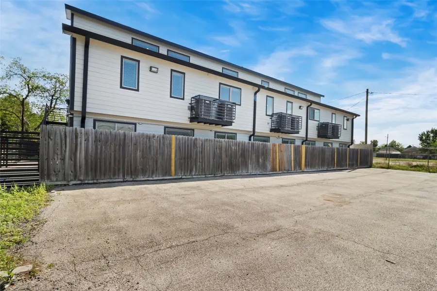 319 Eastwood Street, Houston, TX 77011 - #3