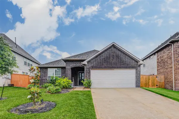 32823 River Chase Drive, Brookshire, TX 77423