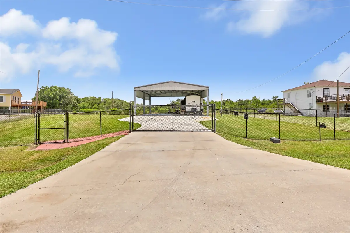 313 Oak Island Drive, Anahuac, TX 77514 - #1