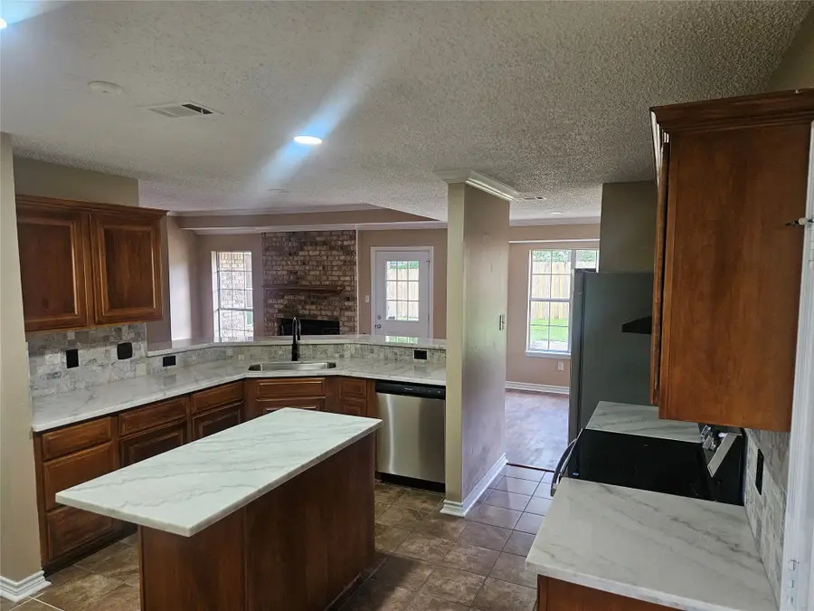 1002 Lindsey Ln, Lufkin, TX 75901 - #2