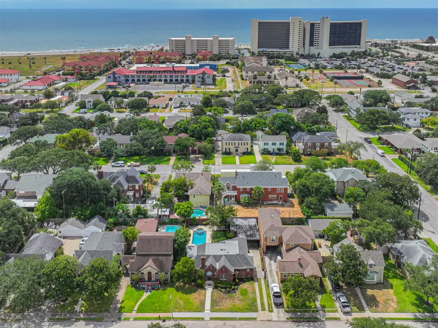 5023 Woodrow Ave, Galveston, TX 77551 - #2
