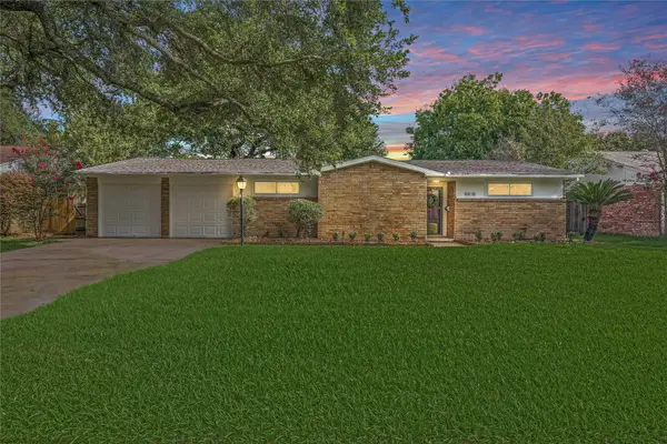 9618 Highmeadow Drive, Houston, TX 77063