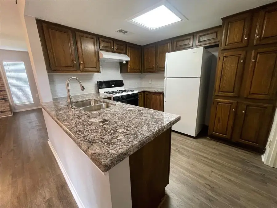 1208 N Logan Street, Texas City, TX 77590 - Image #2