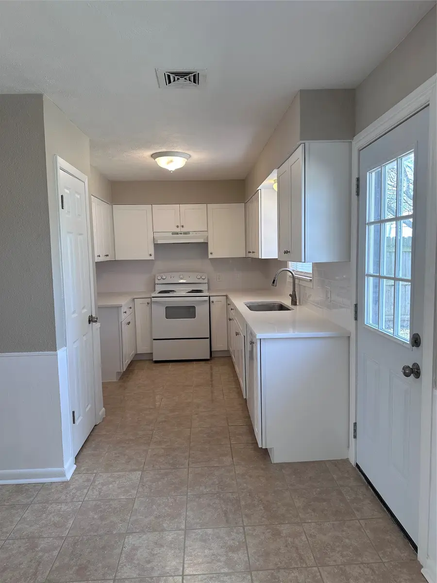 602 Harold Lane, Baytown, TX 77521 - Image #3