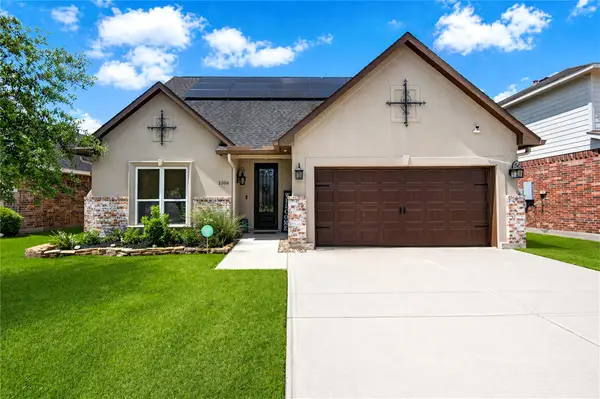 1106 Lasso Court, Alvin, TX 77511