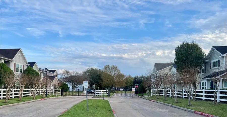 15902 S Alley Court, Houston, TX 77082 - Image #3