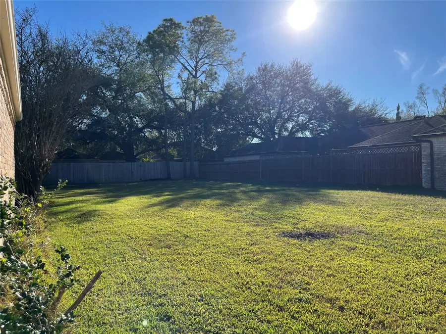7831 Bankside Drive, Houston, TX 77071 - Image #3