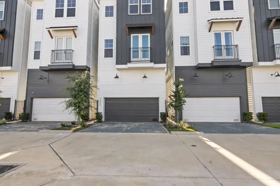 2806 Versailles Oak Lane, Houston, TX 77092 - #2