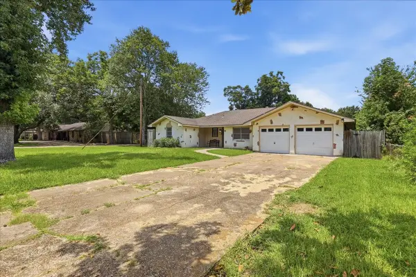 8830 Blaylock Lane, Beaumont, TX 77707