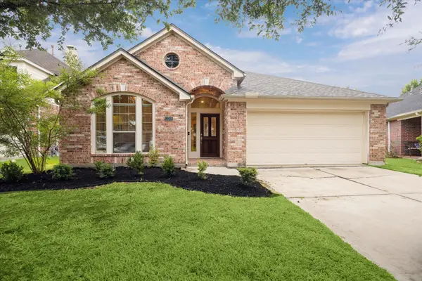 13208 Moonlit Lake Lane, Pearland, TX 77584