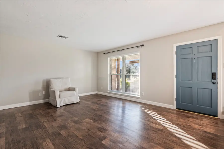 301 Mimosa Drive, Hitchcock, TX 77563 - Image #3