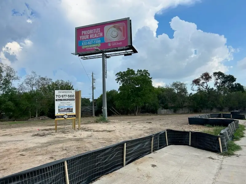 6817 Martin Luther King Jr Boulevard, Houston, TX 77033 - Image #1