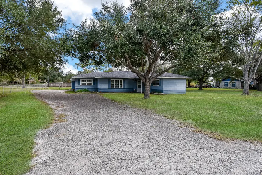 1510 Michael Street, El Campo, TX 77437 - Image #2