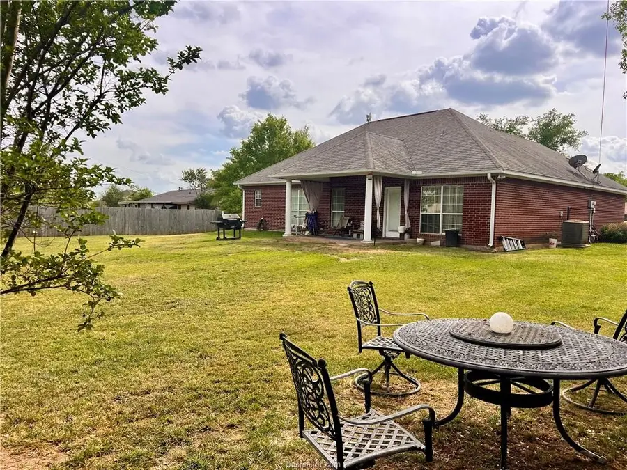 104 Frost Creek Avenue, Groesbeck, TX 76642 - #2