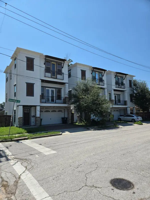 1520 Amundsen Street, Houston, TX 77009