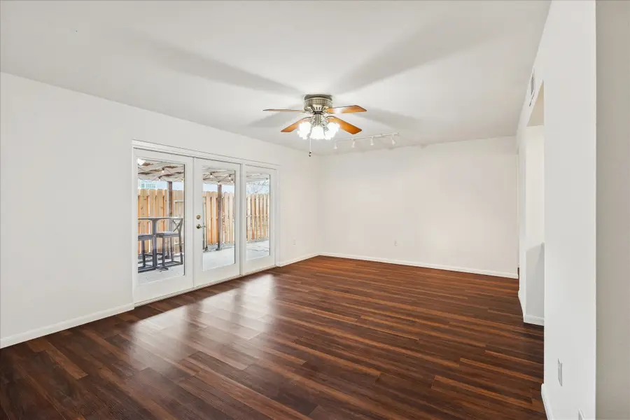 16514 Diana Lane, Houston, TX 77062 - Image #2