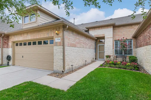 9718 Catalina Leaf Lane, Spring, TX 77379