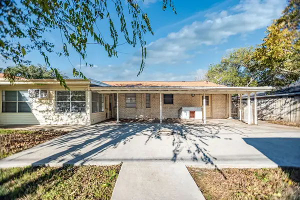 1106 Brookhollow Drive, Port Lavaca, TX 77979