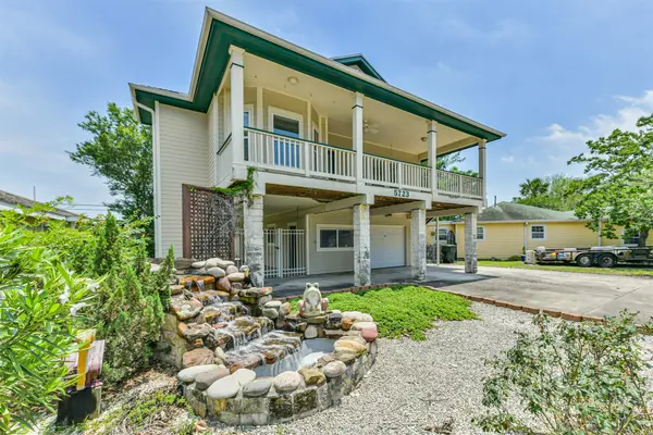 5723 Stewart Avenue, Galveston, TX 77551