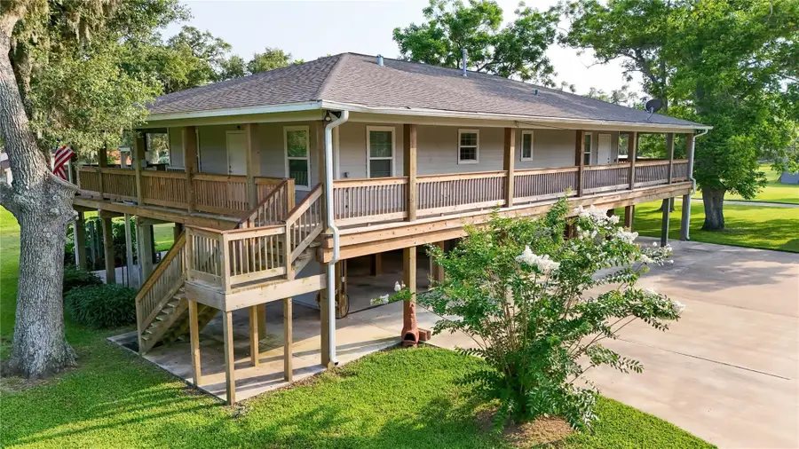 915 Live Oak Drive, Jones Creek, TX 77541 - #2