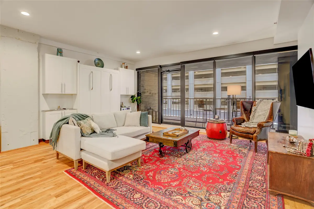 917 Main Street #305, Houston, TX 77002 - #1