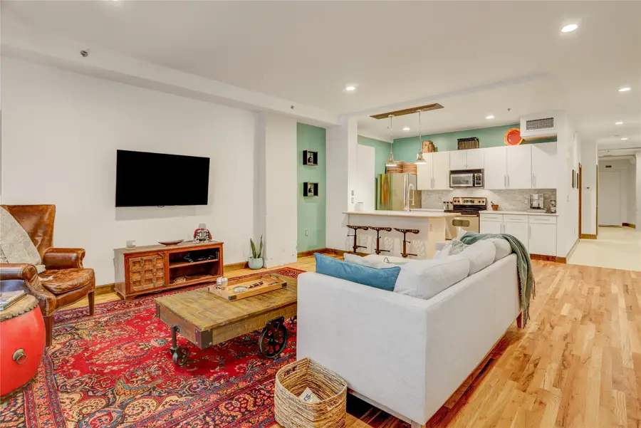 917 Main Street #305, Houston, TX 77002 - #2