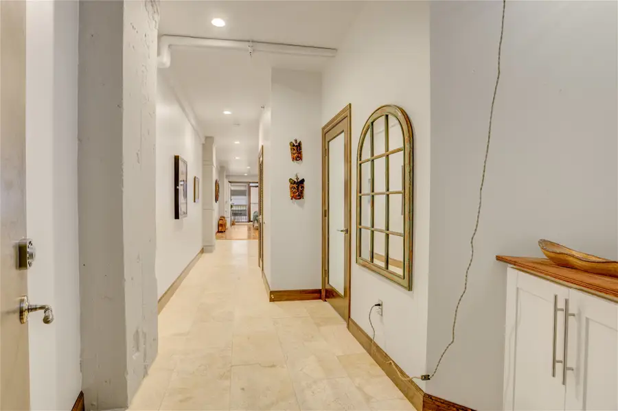 917 Main Street #305, Houston, TX 77002 - #3