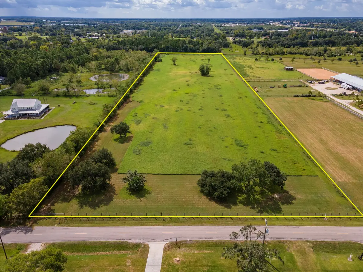 2126 County Road 367, Alvin, TX 77511 - #1