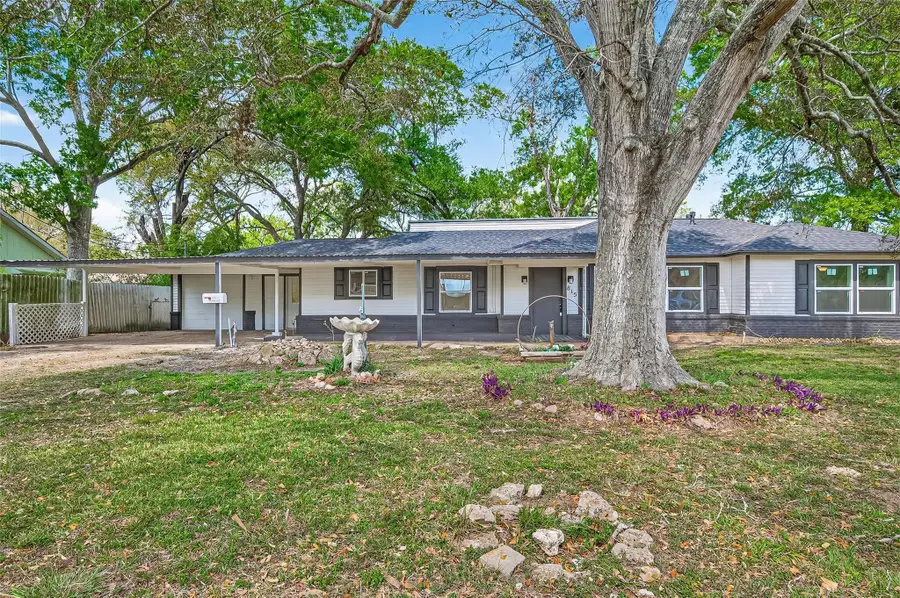 815 Brooks Avenue, Rosenberg, TX 77471 - #2