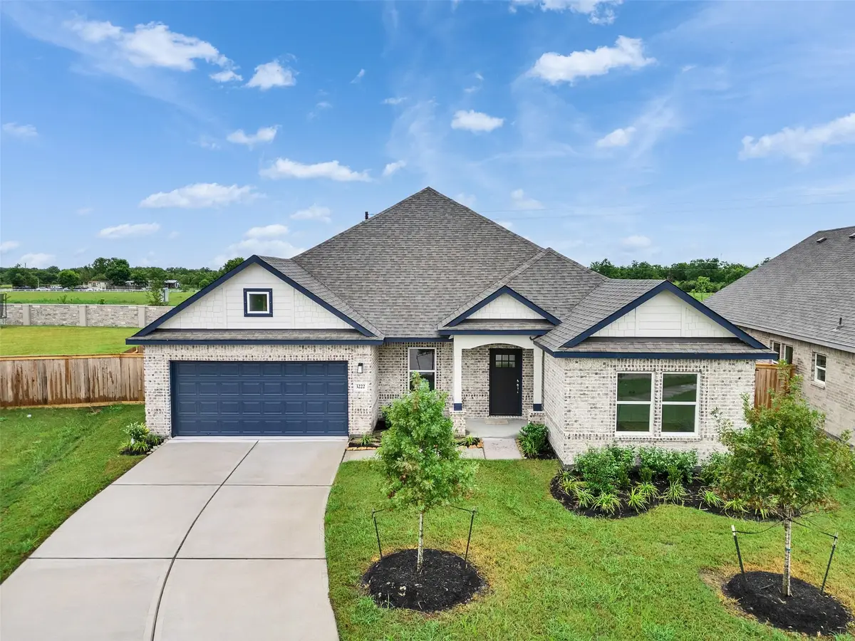 3222 Emerald Hills Drive, Angleton, TX 77515 - #1
