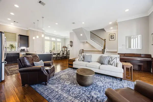 1010 G W 24th Street #G, Houston, TX 77008