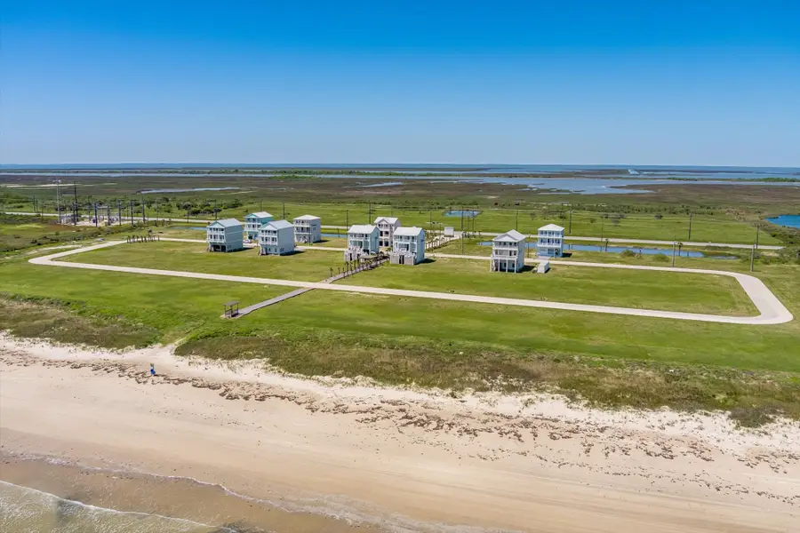 579 Annabelle Drive, Gilchrist, TX 77617 - #2