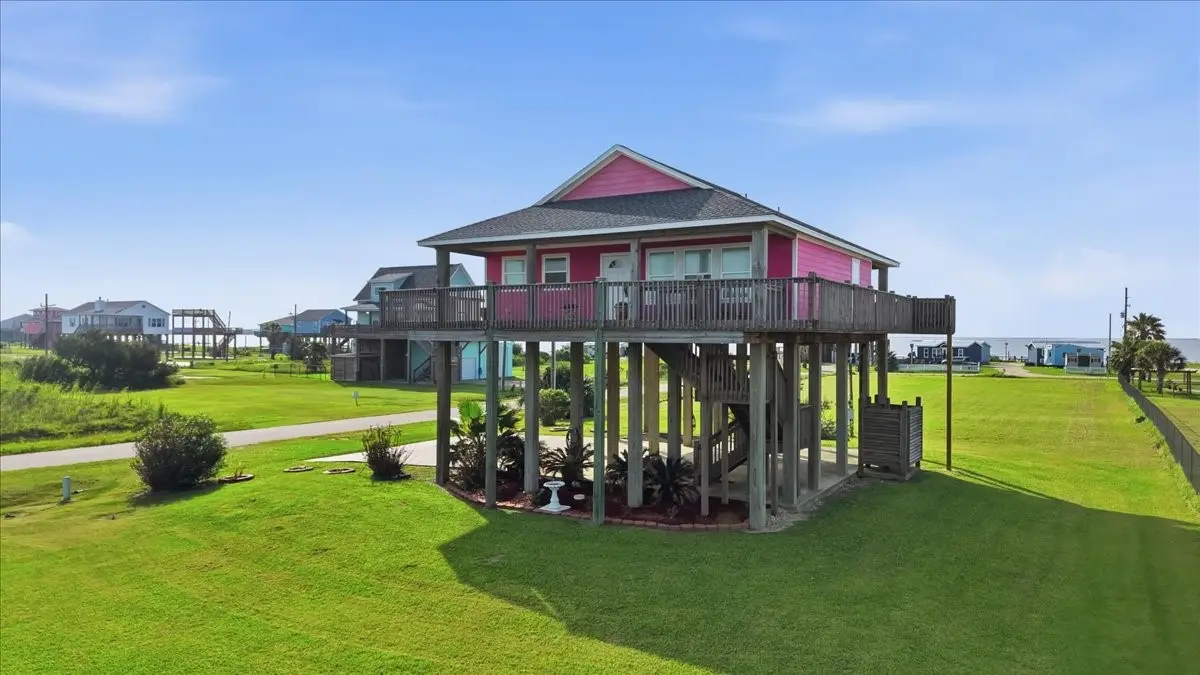1008 Rollover Circle, Gilchrist, TX 77617 - #1