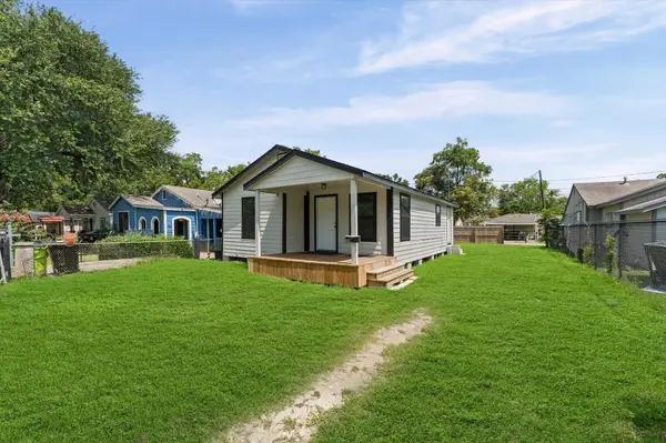 1219 Walnut Avenue, Rosenberg, TX 77471