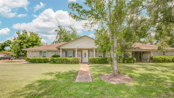 102 S Bow Drive, Jones Creek, TX 77541