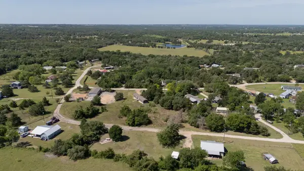1863 Smoky Road, Brenham, TX 77833