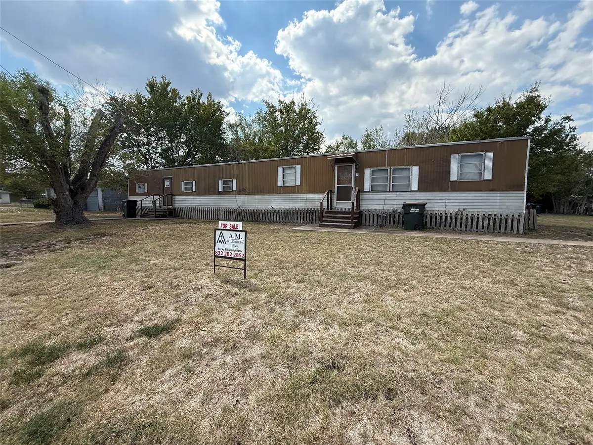 506 S Colorado Street, Flatonia, TX 78941 - Image #1