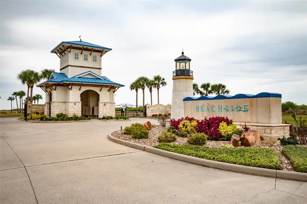 3231 Camp Hulen Drive, Palacios, TX 77465