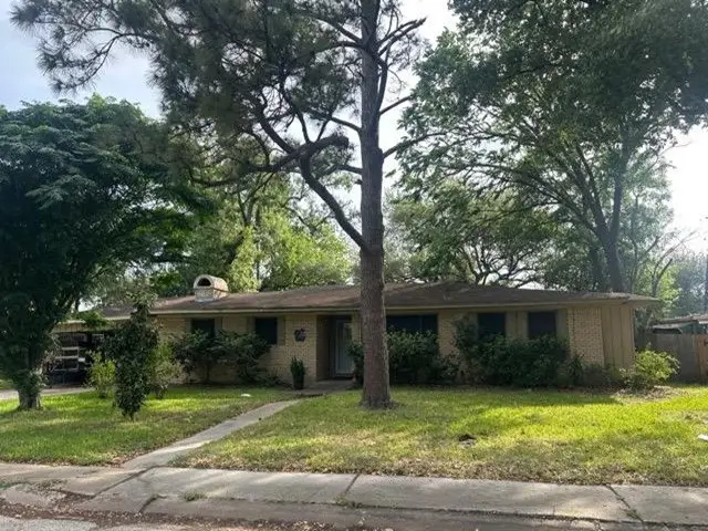 2109 Oaks Drive, Pasadena, TX 77502 - #2