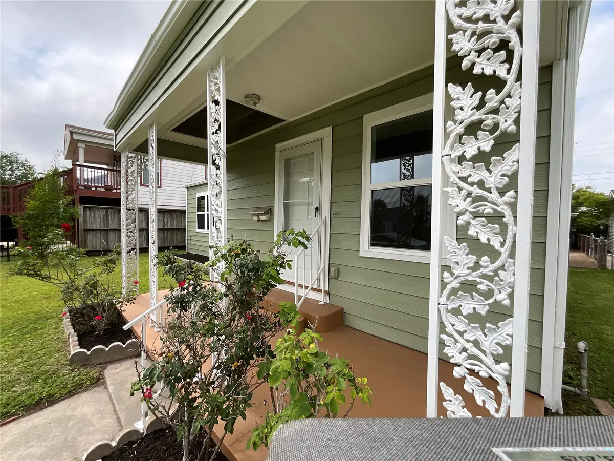 4806 Alamo Drive, Galveston, TX 77551 - #1