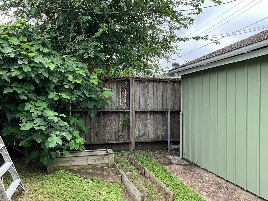 4806 Alamo Drive, Galveston, TX 77551 - #2
