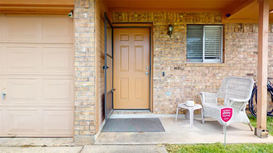 3902 Victoria Avenue, Dickinson, TX 77539 - Image #2