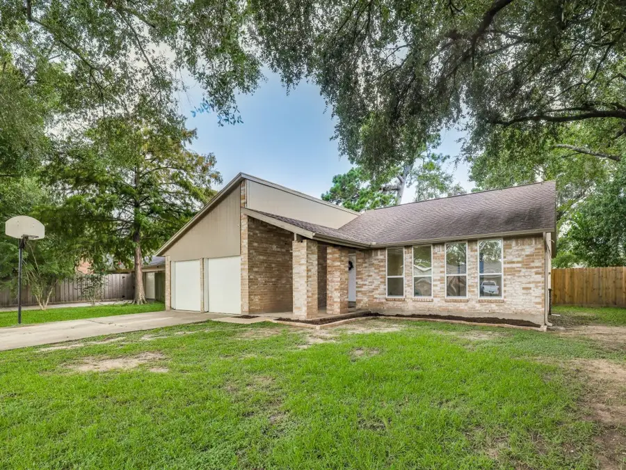3911 Wintergreen Drive, Humble, TX 77396 - Image #2