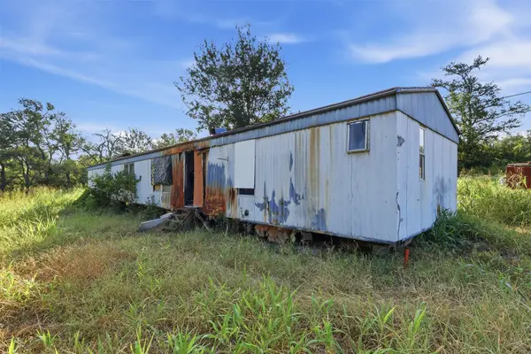 9880 Dix Road, Kingsbury, TX 78638