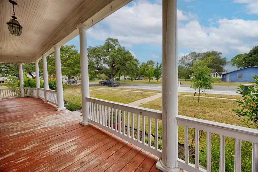 403 E 7th Street, Flatonia, TX 78941 - Image #3