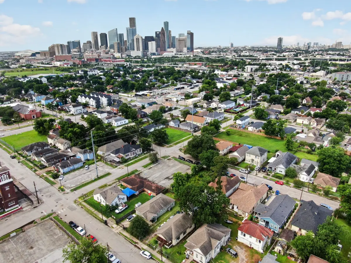 2006 Common Street, Houston, TX 77009 - #1