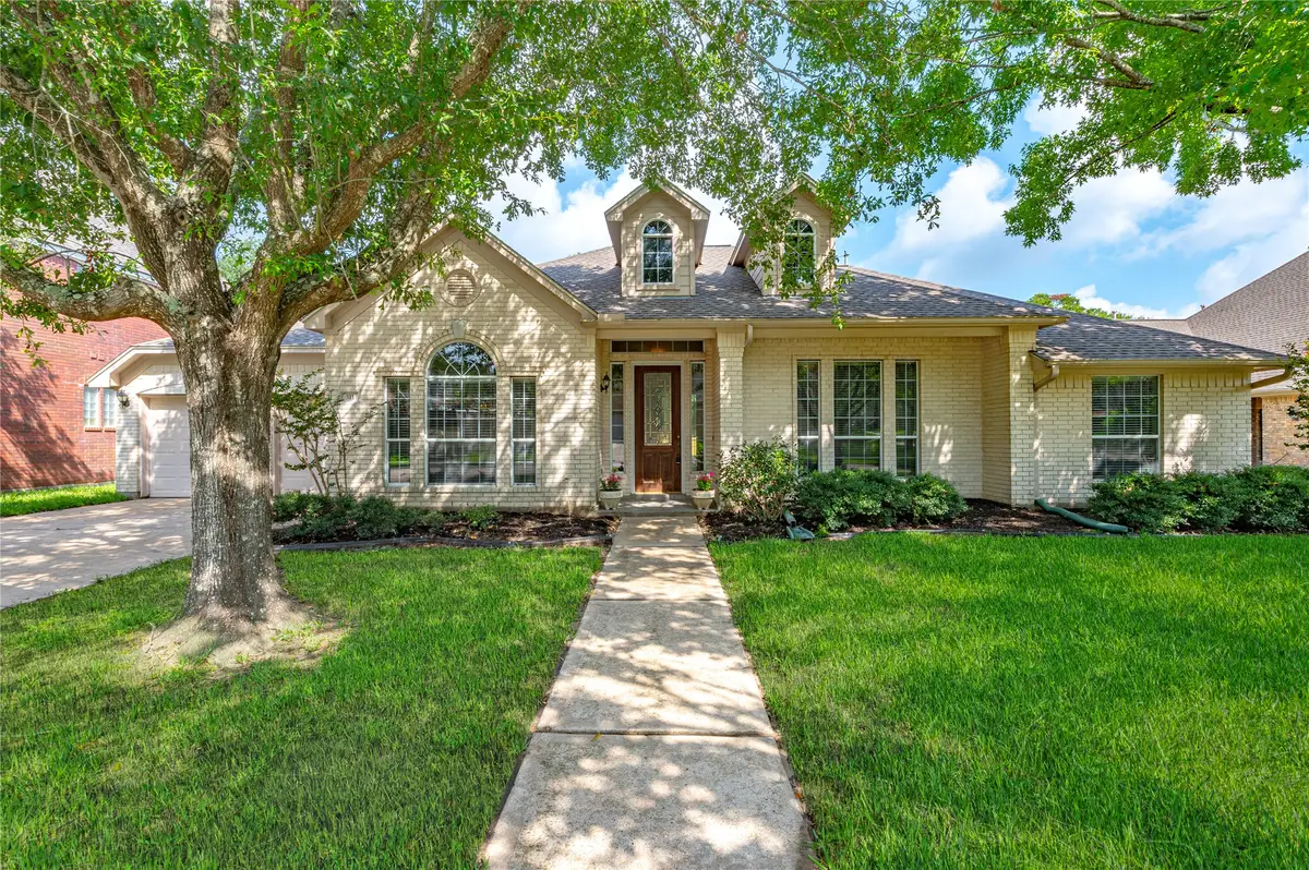 311 Oak Hollow Drive, League City, TX 77573 - #1