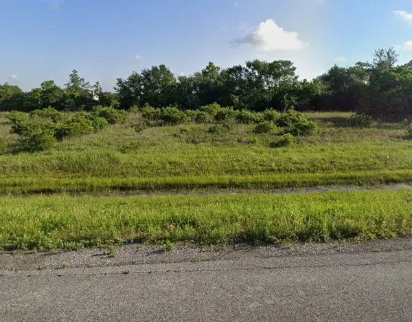 7720 Emmett F Lowry Expressway, Texas City, TX 77591